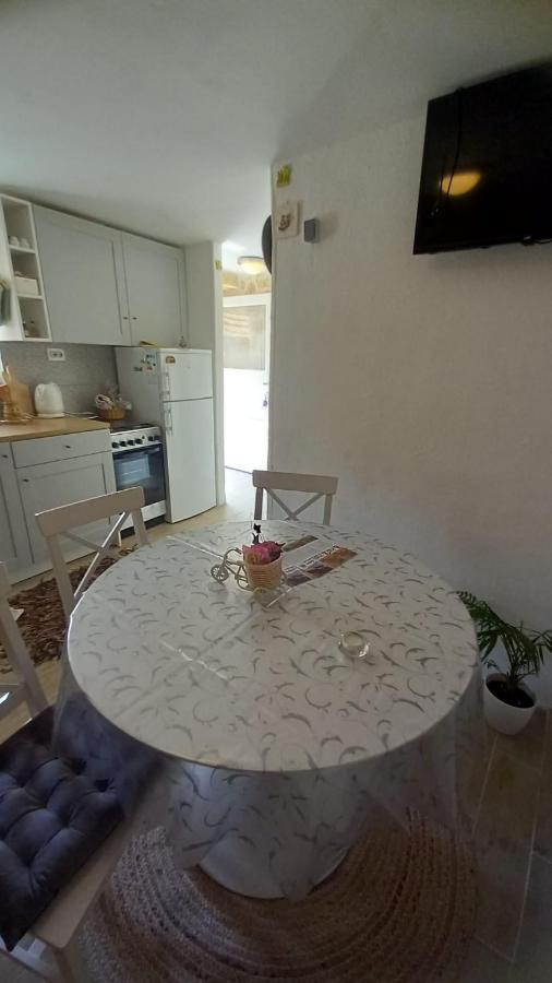 Апартаменти Apartman Niki, Medov Dolac - Lovrec Екстер'єр фото