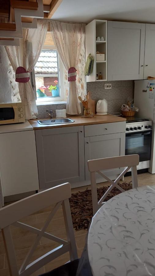 Апартаменти Apartman Niki, Medov Dolac - Lovrec Екстер'єр фото